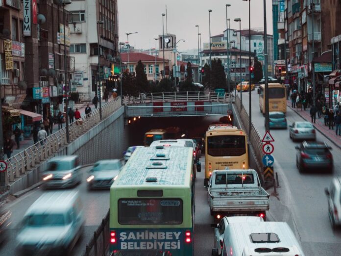 Evolução da Mobilidade Urbana: Entenda os Principais Marcos e os Desafios do Século XXI