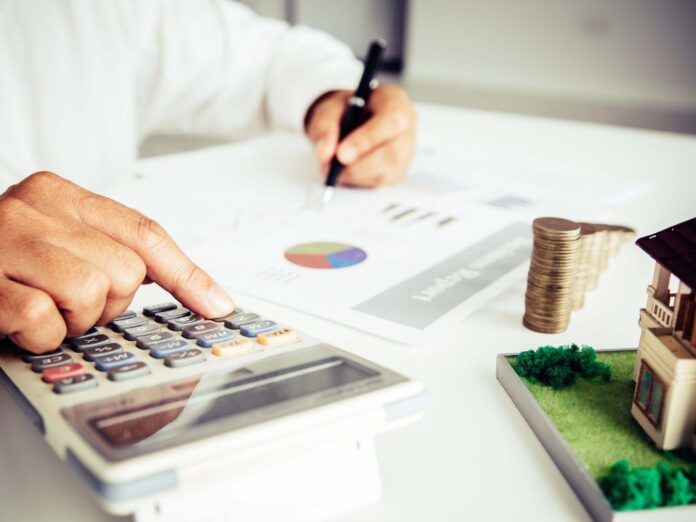 Todo gestor precisa ter um controle de gastos de empresa com frotas eficientes. Entenda o que observar na hora de monitorar as despesas relativas à esse setor.