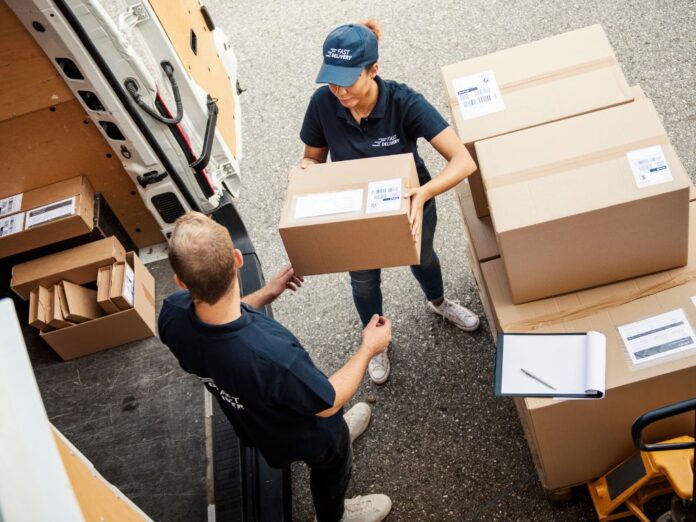 Como as transportadoras podem lidar com picos de demanda? Picos de demanda exigem planejamento logístico, tecnologia para controle de rotas, comunicação com fornecedores e flexibilidade operacional.